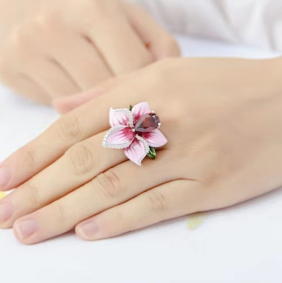New stunning women's flower ring - Picture 3 of 3